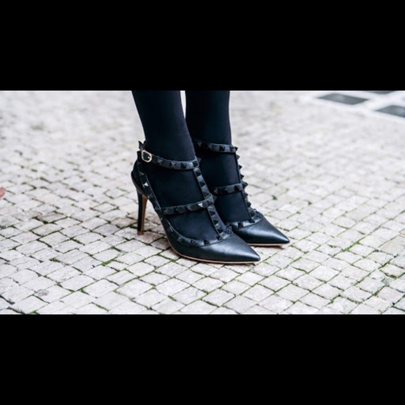 VALENTINO ROCKSTUD LEATHER PUMPS - Picture 14 of 14